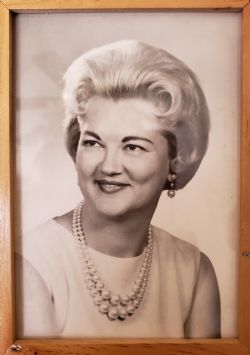 Betty Loveall (Siercks), obituary — Ludvigsen Mortuary